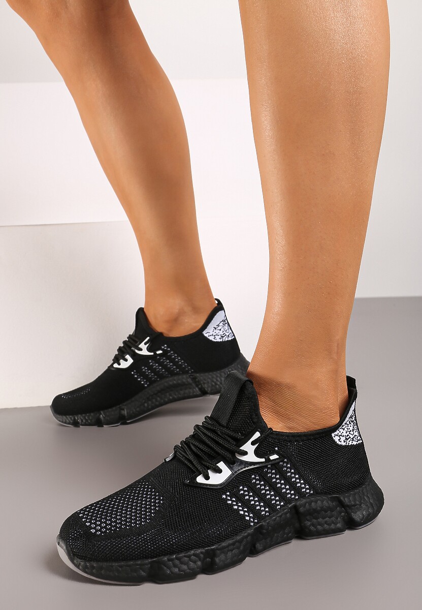 Czarne Buty Sportowe przed Kostkę z Perforacją Shoseal