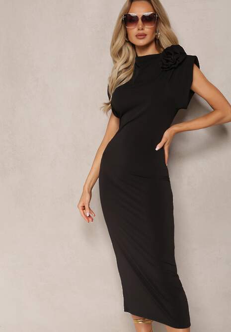 Czarna Dopasowana Sukienka Midi z Kwiatkiem w Postaci Broszki Olivetta