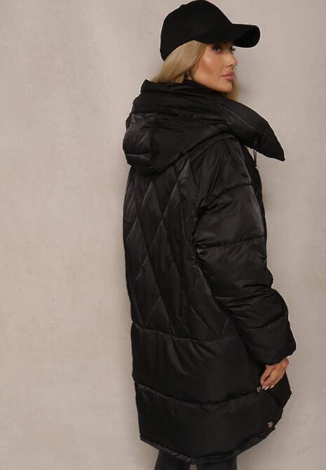 Czarna Kurtka Pikowana z Kapturem i Rozcięciami Zapinanymi na Napy Etarenea