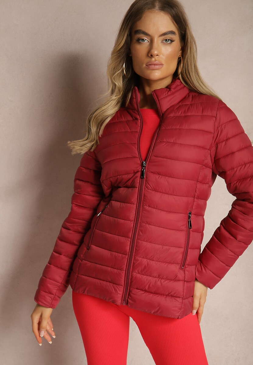 Bordowa Kurtka Ozdobiona Pikowaniem i Kieszeniami na Suwak Mivuria