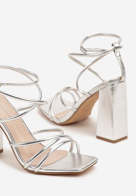 Srebrne Sandały na Słupku i Platformie w Klasycznym Stylu Fodimia