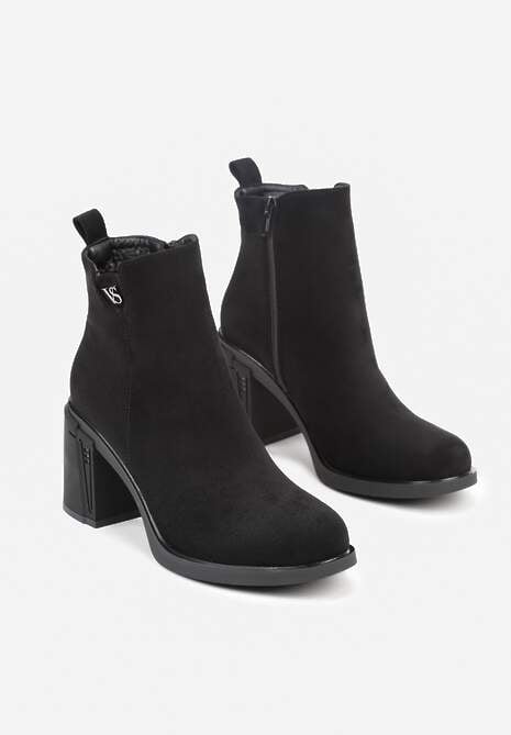 Czarne Botki do Kostki VICES z Imitacji Zamszu na Słupkowym Obcasie z Aplikacją przy Cholewce Nelerie