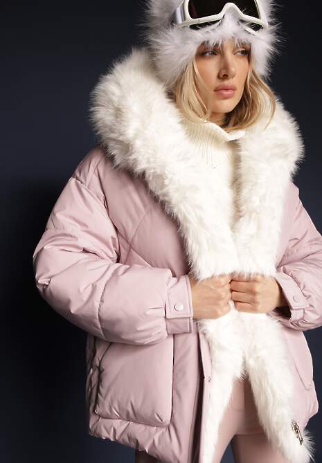 Różowa Kurtka Pikowana z Kapturem i Odpinanymi Futerkowymi Wstawkami Izafera