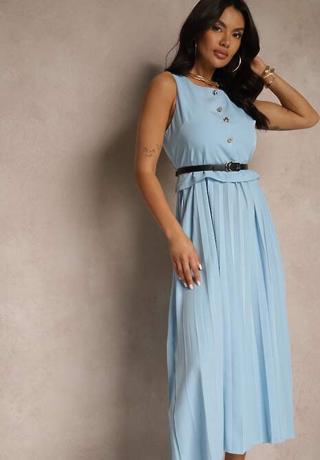 Niebieska Plisowana Sukienka o Rozkloszowanym Kroju Bez Rękawów z Paskiem z Klamrą Iffule