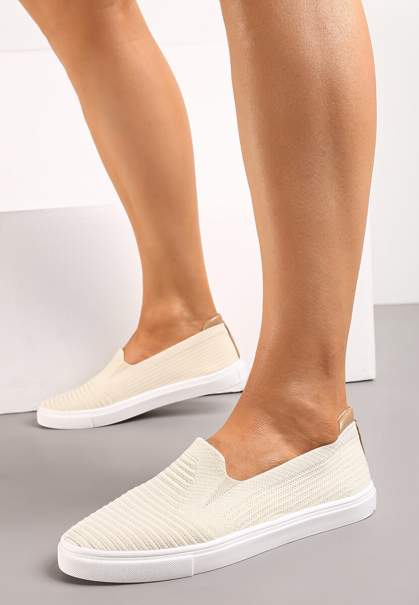 Niebieskie Wsuwane Tenisówki Ozdobione Wstawką z Ekoskóry na Zapiętku Eliriaba