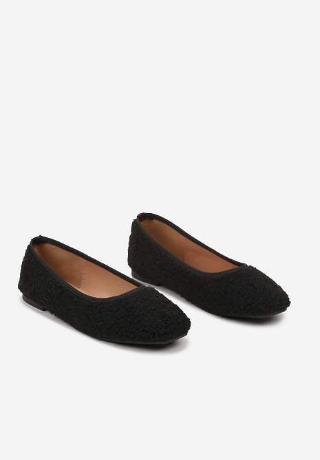 Czarne Balerinki na Płaskiej Podeszwie z Futerkiem w Stylu Barankowym Zdobieniem Armegia