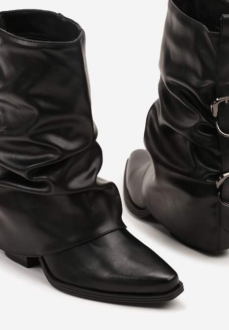 Czarne Botki Kowbojki na Stożku z Marszczoną Wywiniętą Cholewką i Klamrami Finitta