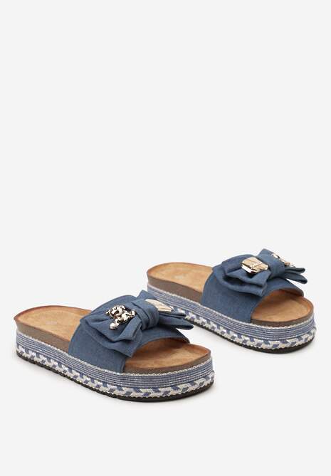 Granatowe Klapki na Ozdobnej Podeszwie z Kokardą i Metalicznymi Detalami Silgara