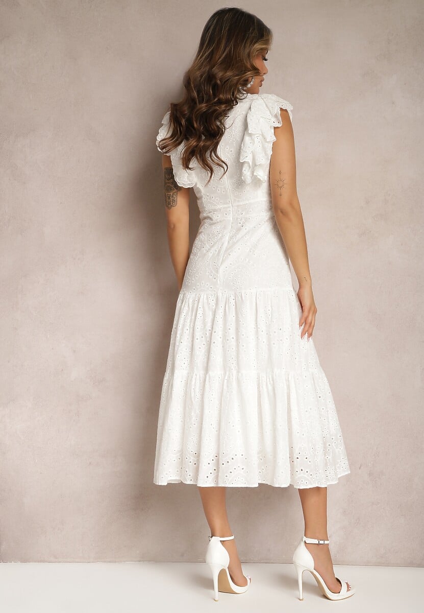 Biała Ażurowa Sukienka ze Stójką Ozdobiona Perłami i Falbankami Primessa