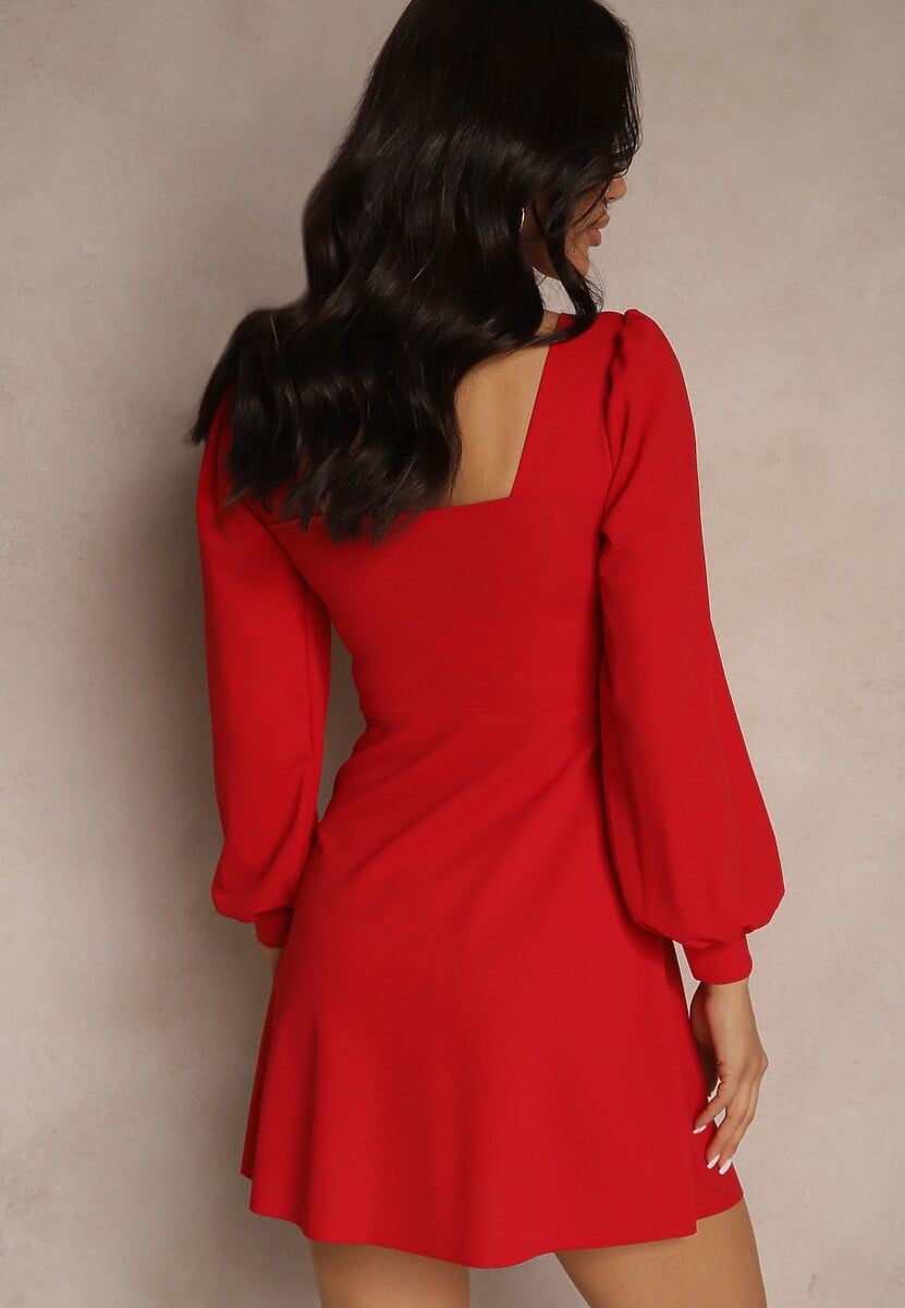 Czerwona Sukienka Ozdobione Bufiastymi Rękawami Sopivara