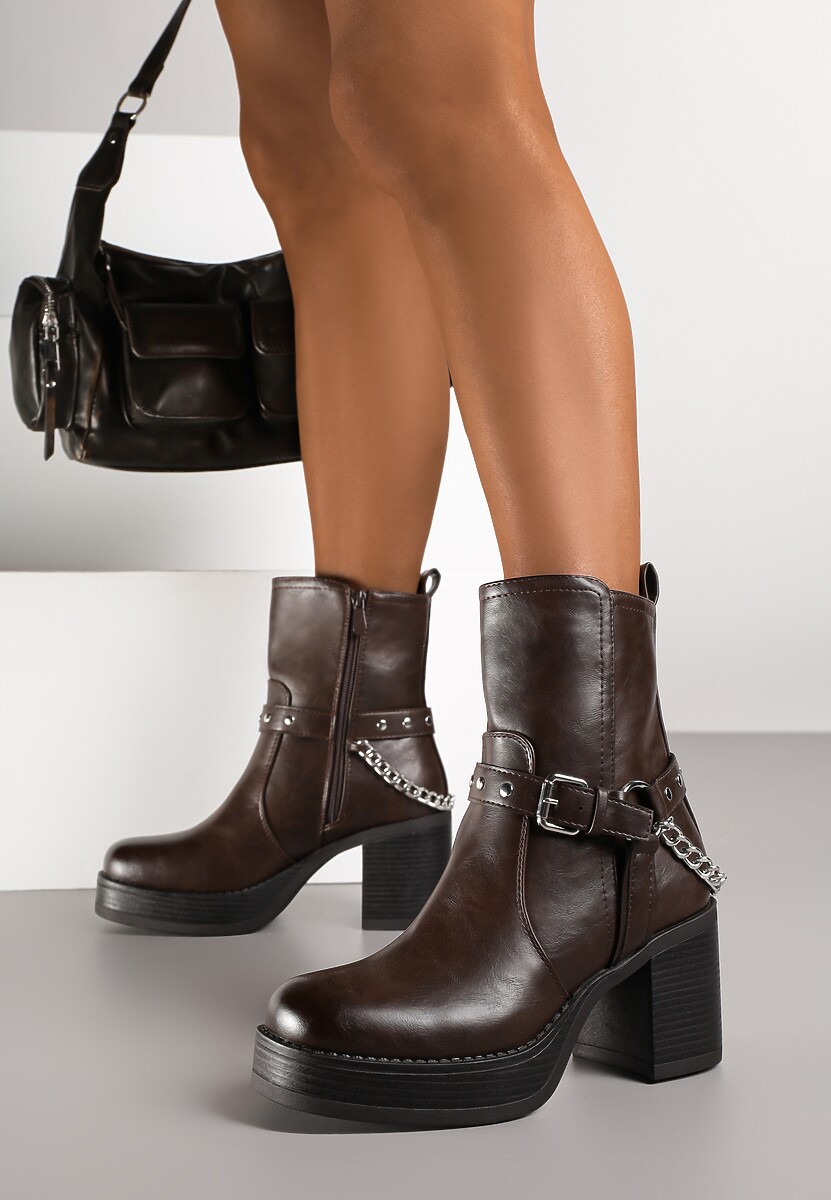 Czarne Botki na Słupkowym Obcasie Zdobione Paskiem ze Sprzączką i Łańcuszkiem Ilvisse