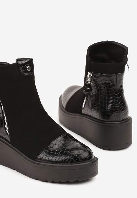 Czarne Botki Vices na Platformie Ozdobione Tłoczeniem Faleressa