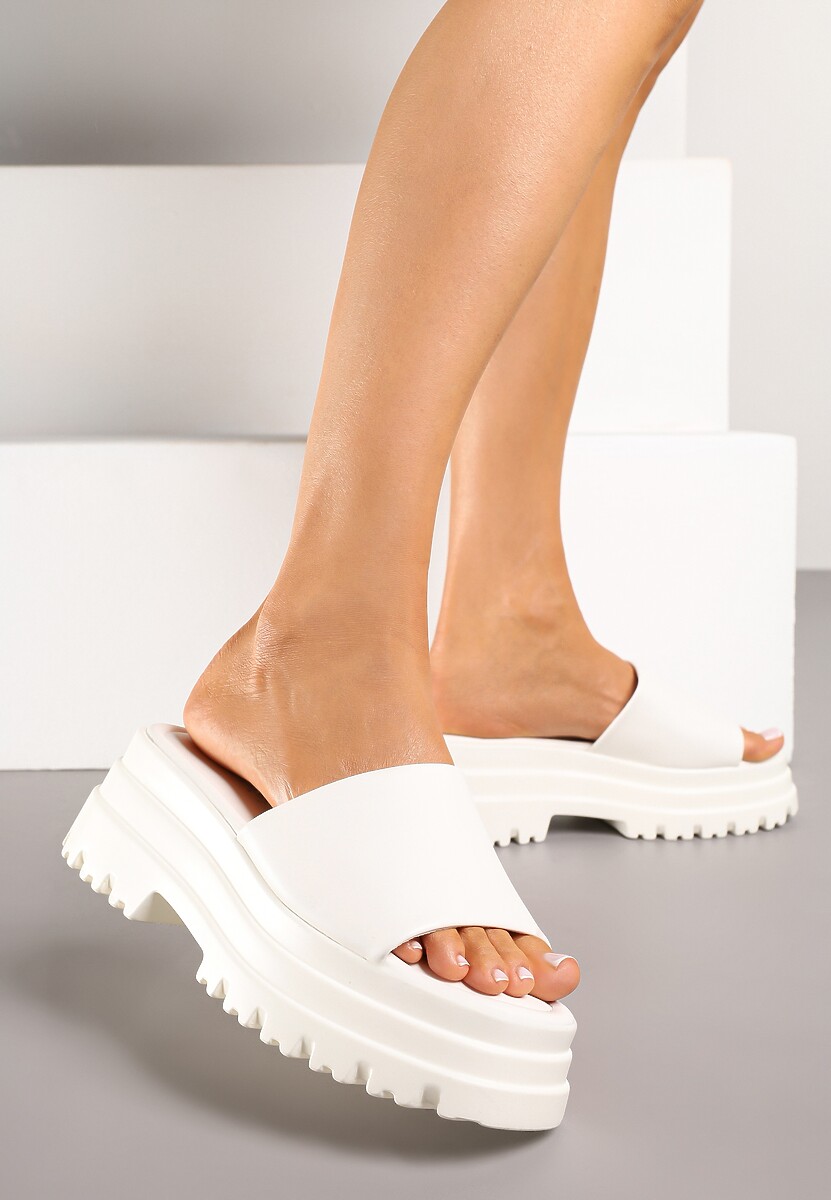 Panterkowe Klapki na Tłoczonej Platformie Fevielle