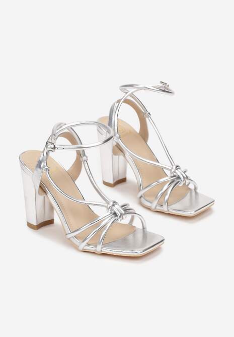 Srebrne Sandały z Kwadratowym Noskiem i Supełkiem na Słupku Shecin
