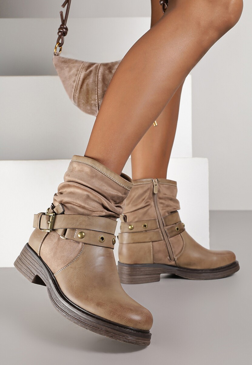 Ciemnobeżowe Botki w Stylu Biker z Marszczoną Cholewką i Klamrami Claride