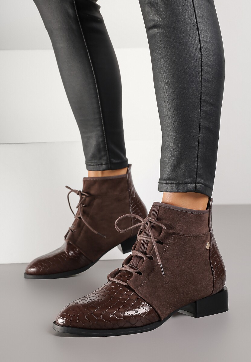 Brązowe Sznurowane Botki do Kostki Vices Zdobione Tłoczeniem Skóry Węża Wedvire