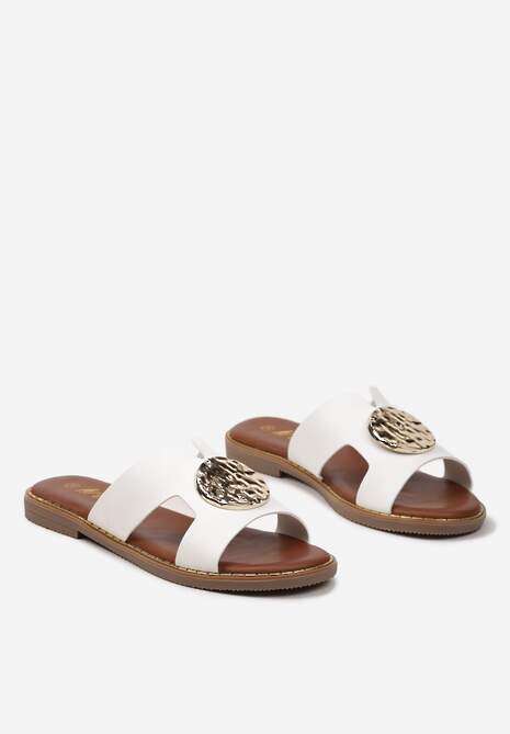 Białe Wsuwane Klapki z Ekoskóry z Okrągłą Klamrą Arlevia