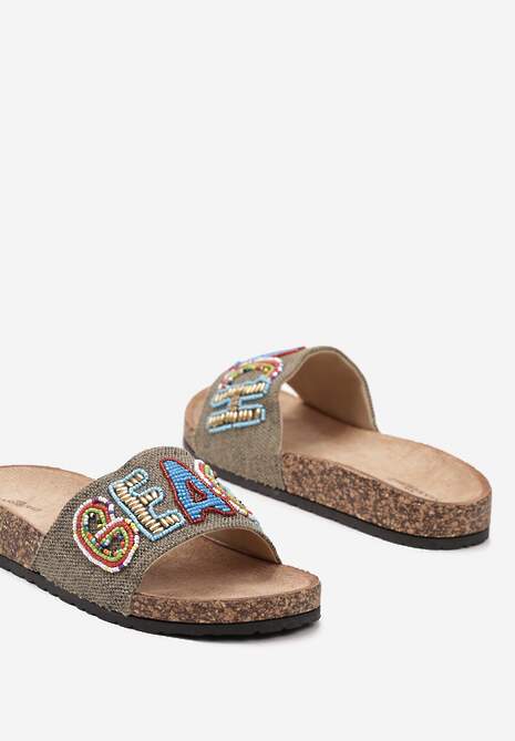 Ciemnozielone Klapki na Płaskiej Korkowej Podeszwie z Ozdobnym Napisem Cedemia