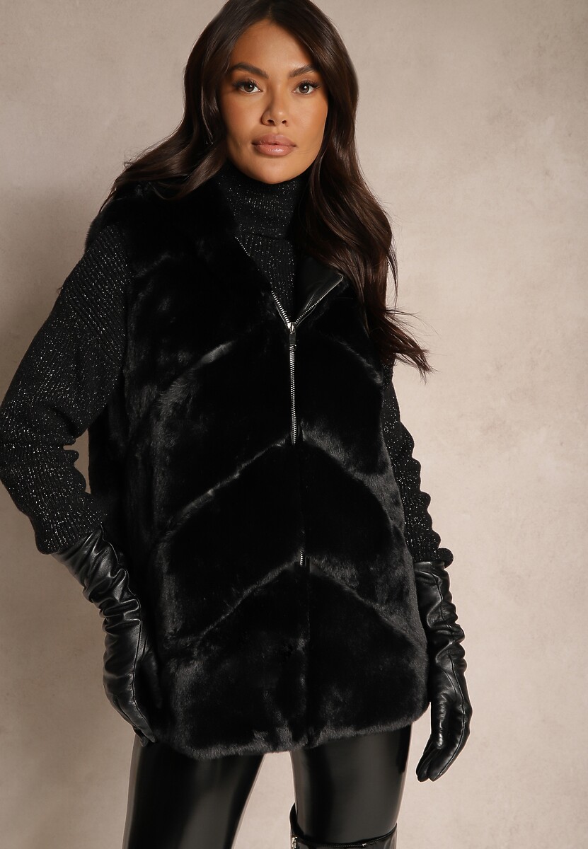 Biała Futerkowa Kamizelka z Kapturem Ozdobiona Ekoskórzanymi Wstawkami Tilirra