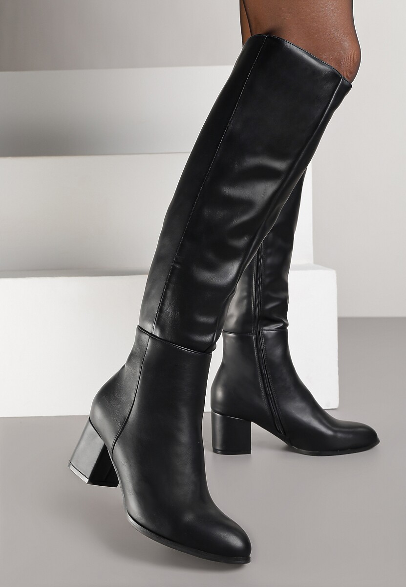 Czarne Kozaki Vices na Słupku Sedvire