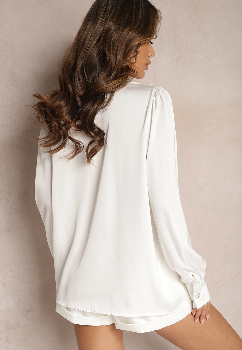 Biała Koszula z Koronkowymi Wstawkami i Ozdobnymi Guzikami Herinna