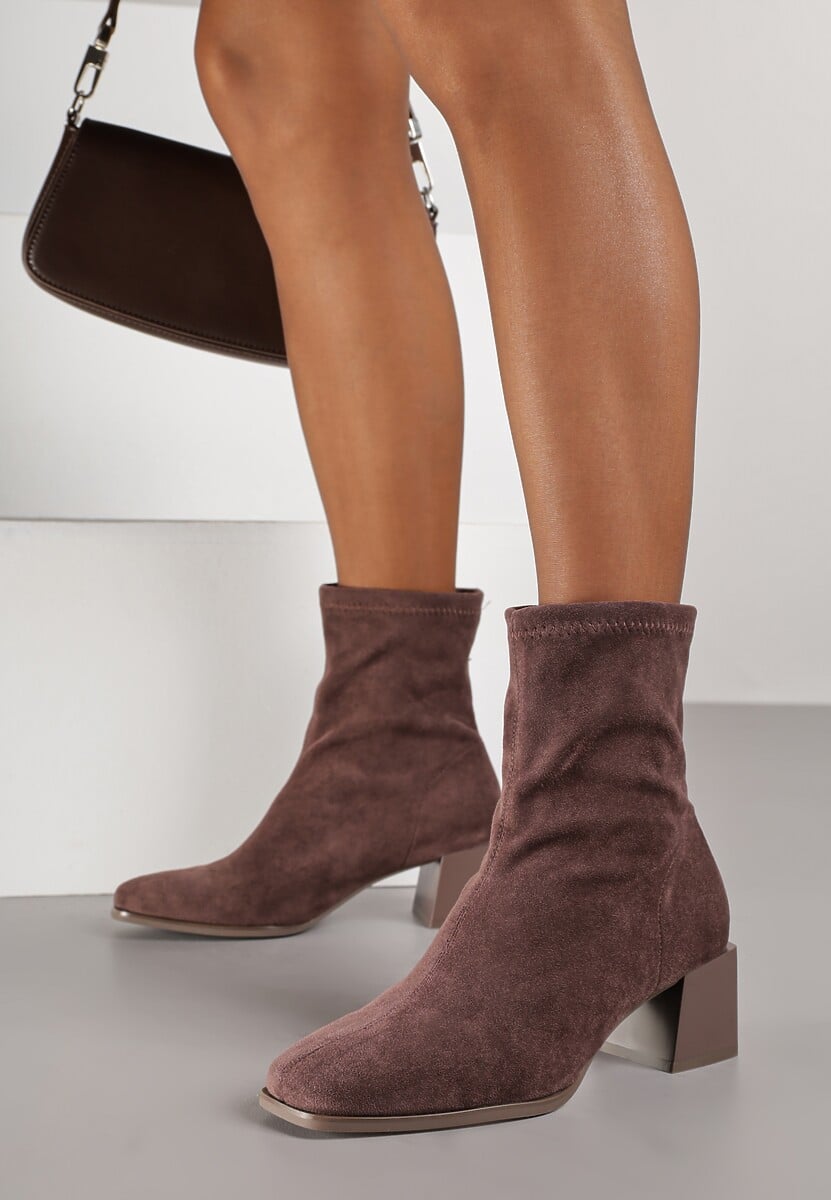 Brązowe Botki na Słupku z Kwadratowym Noskiem Jozelinetta