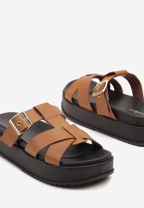 Brązowe Klapki Ozdobione Kwadratową Klamrą Gavrila