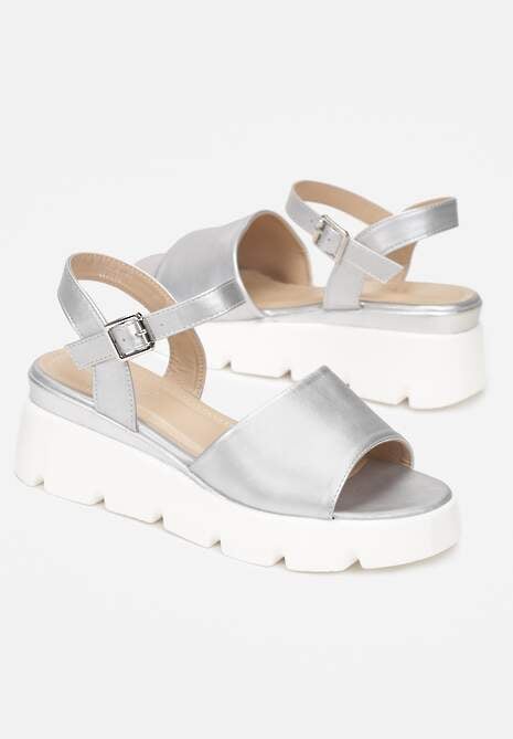 Srebrne Sandały na Niewysokim Koturnie ze Sprzączką Malava