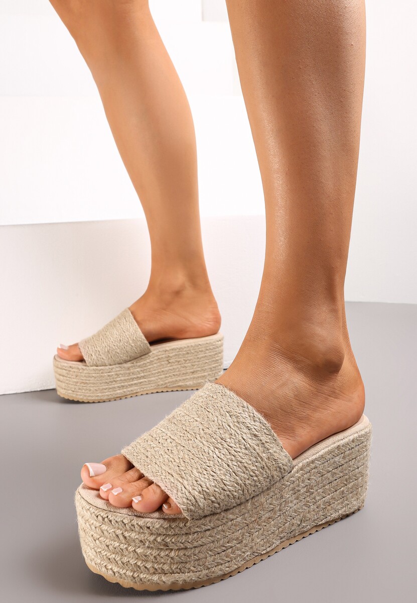 Czarne Plecione Klapki na Platformie z Szerokim Paskiem Peonnit