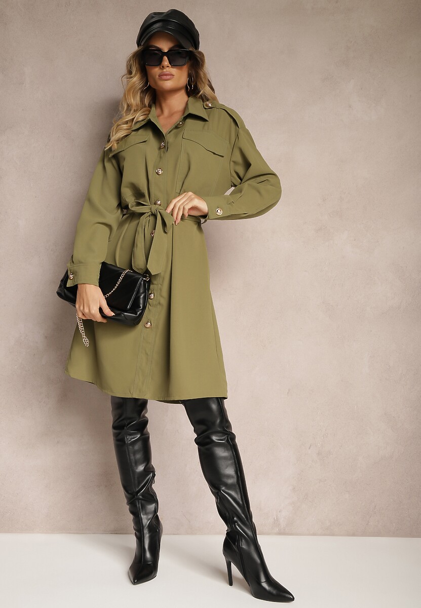 Zielona Sukienka o Koszulowym Kroju z Paskiem i Eleganckimi Guzikami Torlina