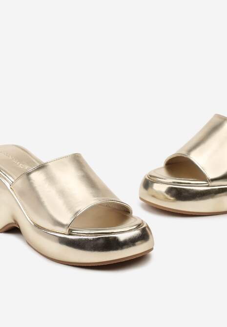 Złote Jednolite Klapki z Szerokim Paskiem na Koturnie z Platformą Kaldira