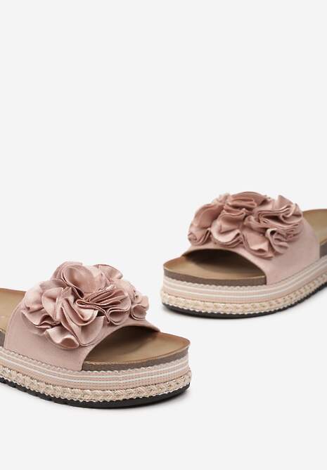 Różowe Stylowe Klapki na Ozdobnej Podeszwie z Kwiatowym Detalem Garsia