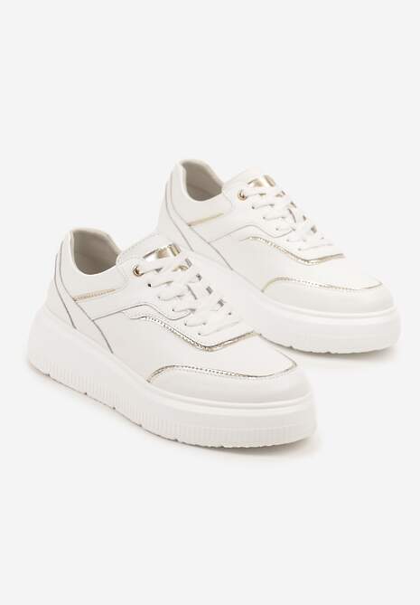 Białe Sneakersy na Platformie ze Skóry Naturalnej Ozdobione Metalicznymi Elementami Haliorea