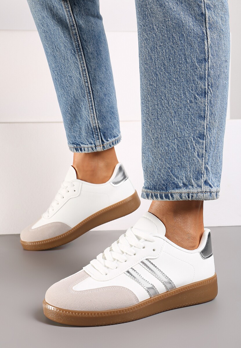 Srebrne Sneakersy na Płaskiej Podeszwie z Geometrycznym Zdobieniem Irinis