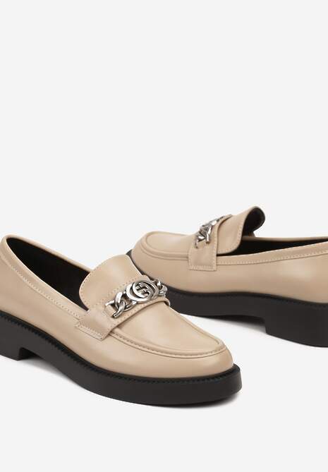 Beżowe Mokasyny na Płaskiej Podeszwie Ozdobione Łańcuchem Nevalora