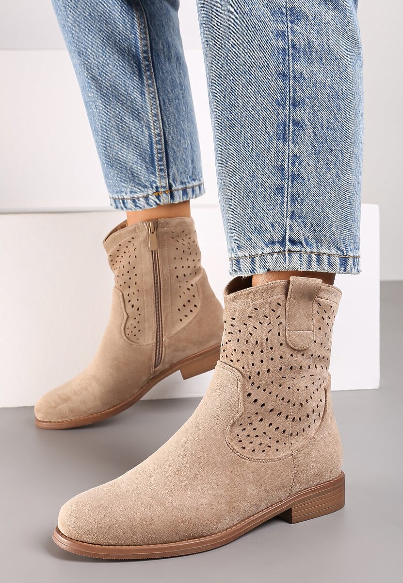 Ciemnobeżowe Botki Kowbojki na Płaskiej Podeszwie z Ażurowym Zdobieniem Verriney