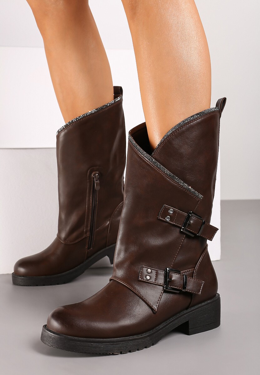 Brązowe Masywne Botki z Asymetryczną Cholewką i Klamrami w Stylu Motocyklowym Erienna