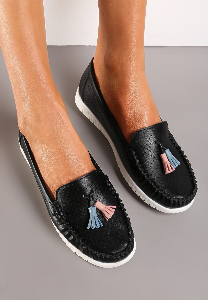 Czarne Mokasyny ze Skórzaną Wkładką z Perforacją i Frędzlami Imkerdia