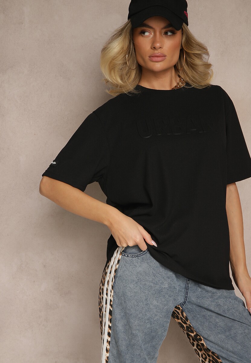 Czarna Bawełniana Koszulka T-shirt z Tłoczonym Napisem Lunorina