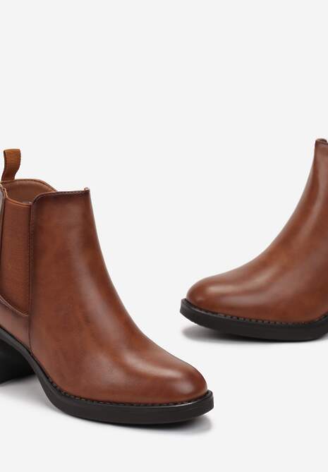 Brązowe Botki na Słupku Ozdobione Elastyczną Wstawką Minica