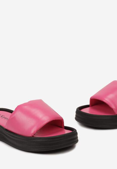 Fuksjowe Wsuwane Klapki z Gładkiej Imitacji Skóry na Płaskiej Podeszwie Hesperelle