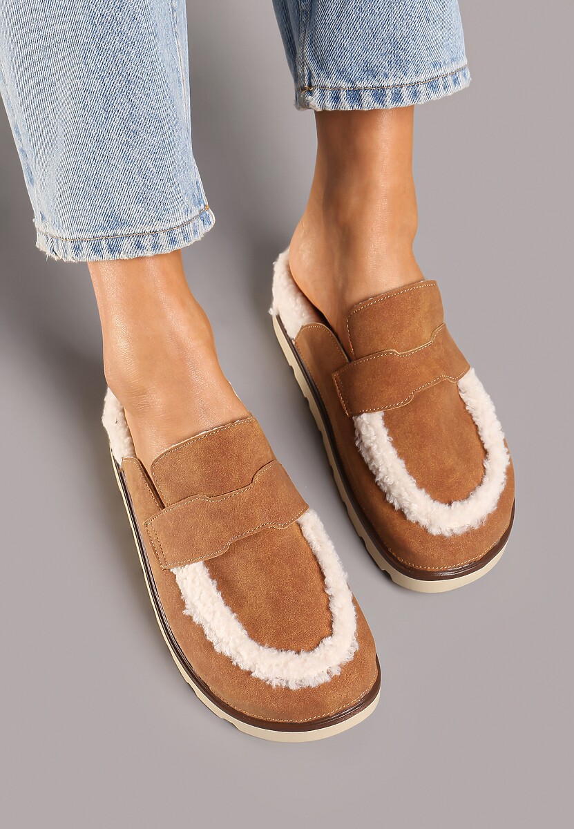 Brązowe Klapki na Platformie Ozdobione Paskiem i Futerkiem w Stylu Baranka Islinna