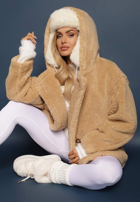 Beżowa Futerkowa Kurtka Teddy z Kapturem z Wsuwanymi Kieszeniami Gerovia