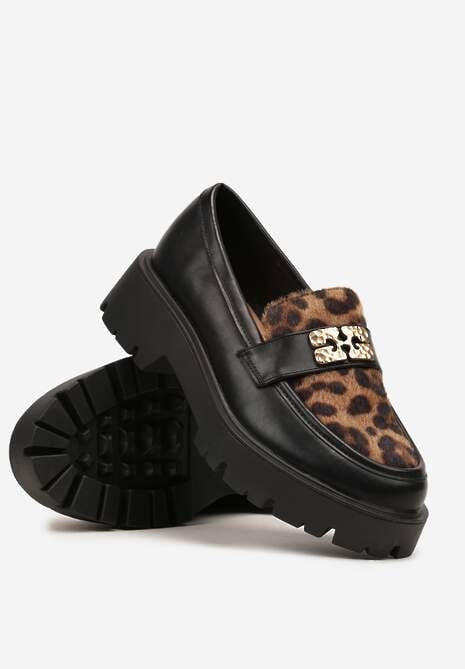 Panterkowe Mokasyny na Tłoczonej Platformie Ozdobione Metaliczną Aplikacją Elanelisse