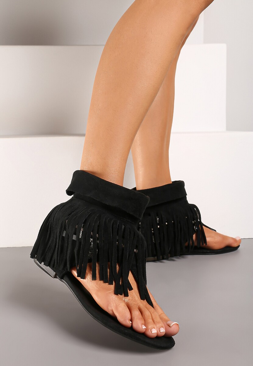 Czarne Sandały Typu Japonki Boho z Wysoką Cholewką z Frędzlami Effimay