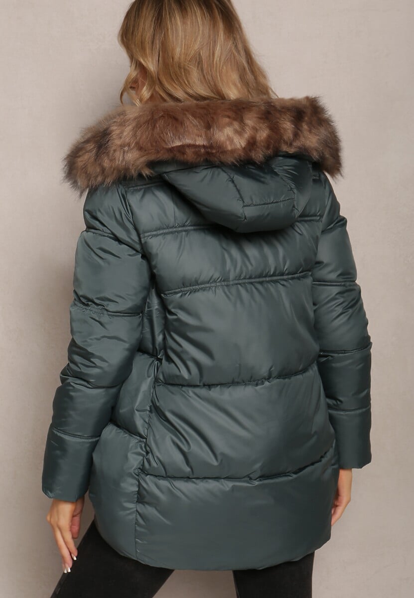 Zielona Kurtka Pikowana z Kapturem i Ozdobnym Futerkiem Mavuna