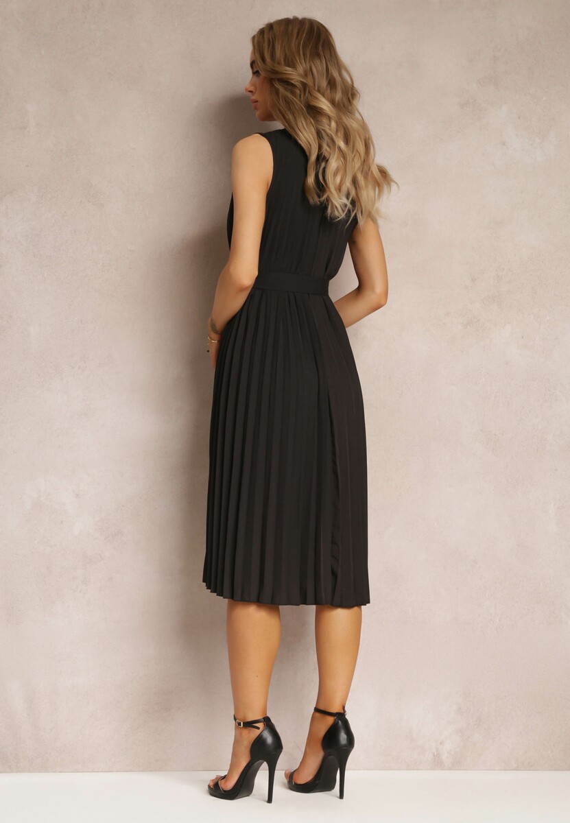 Czarna Sukienka Midi z Plisowanej Tkaniny z Materiałowym Paskiem Eudoxia