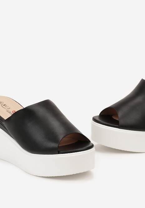 Czarne Klapki z Imitacji Skóry na Platformie z Koturnem Naildiwna