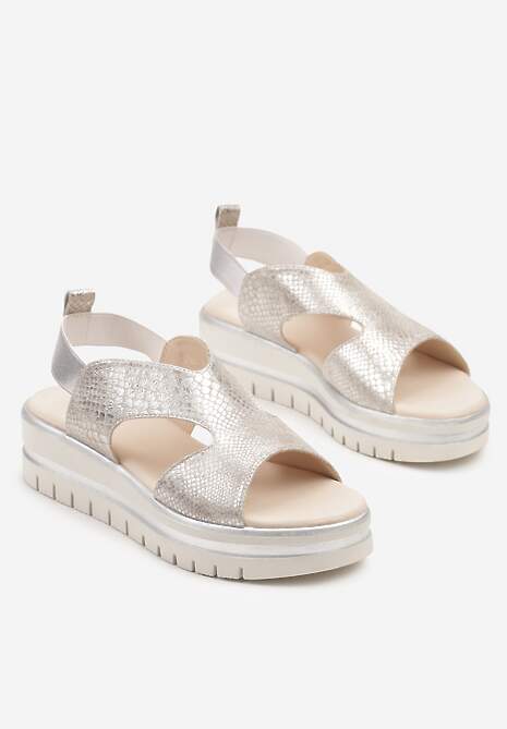 Srebrne Sandały na Platformie Ozdobione Tłoczeniem Mevalisse