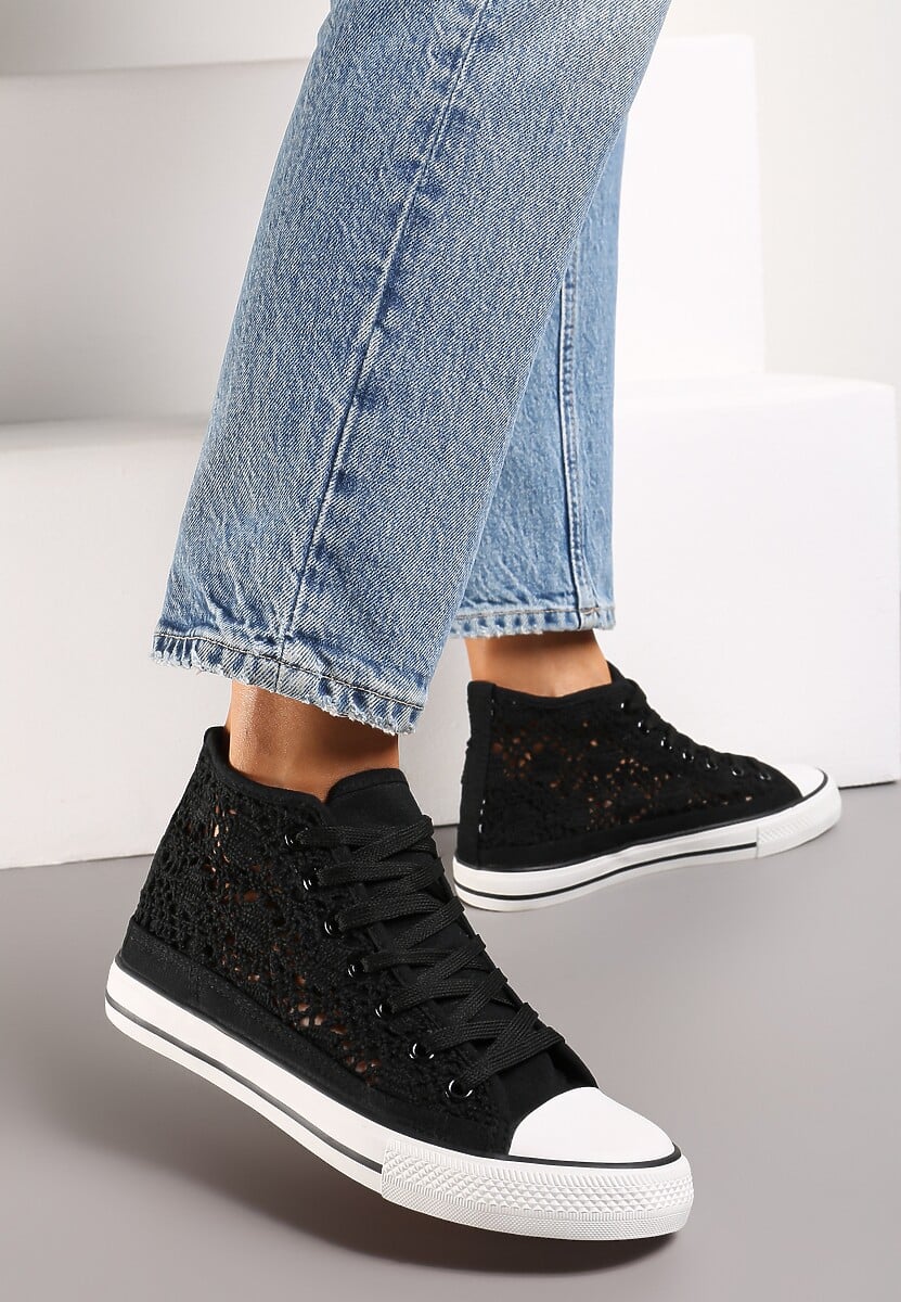 Białe Sznurowane Trampki Ozdobione Ażurowym Wzorem Bokra